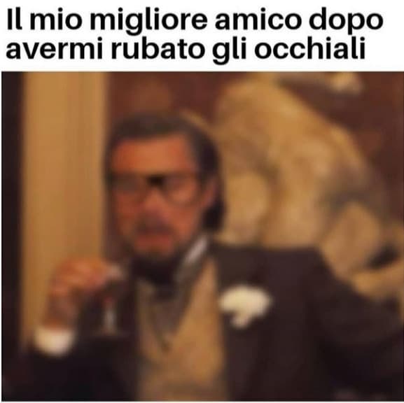 Chi ruba gli occhiali si merita un girone