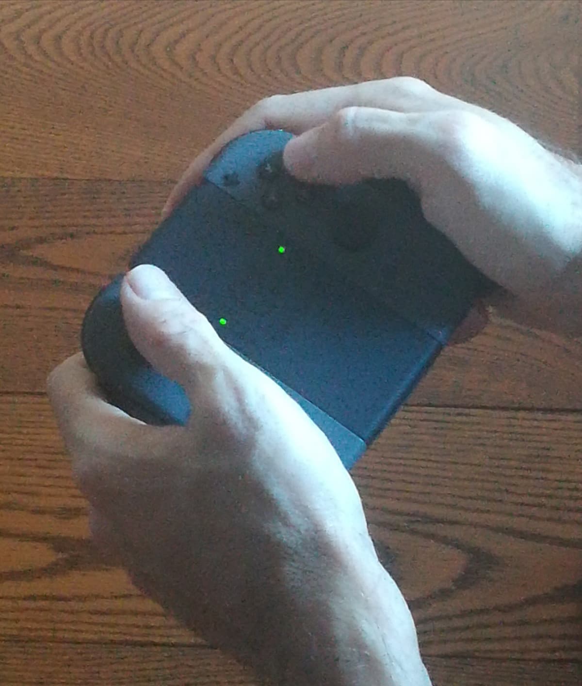 Mio padre, 50 anni, ha f0ttuto la switch a mia sorella, 8 anni. 