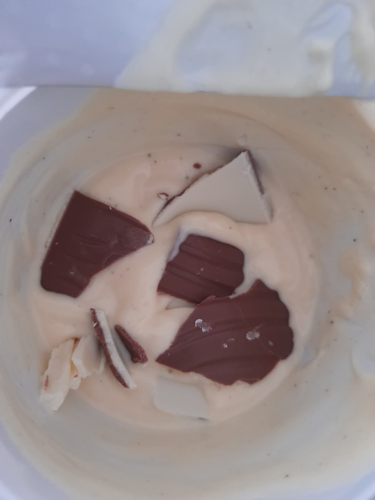 Del tipo ho unito il cioccolato della kinder al pudding alla vaniglia.....