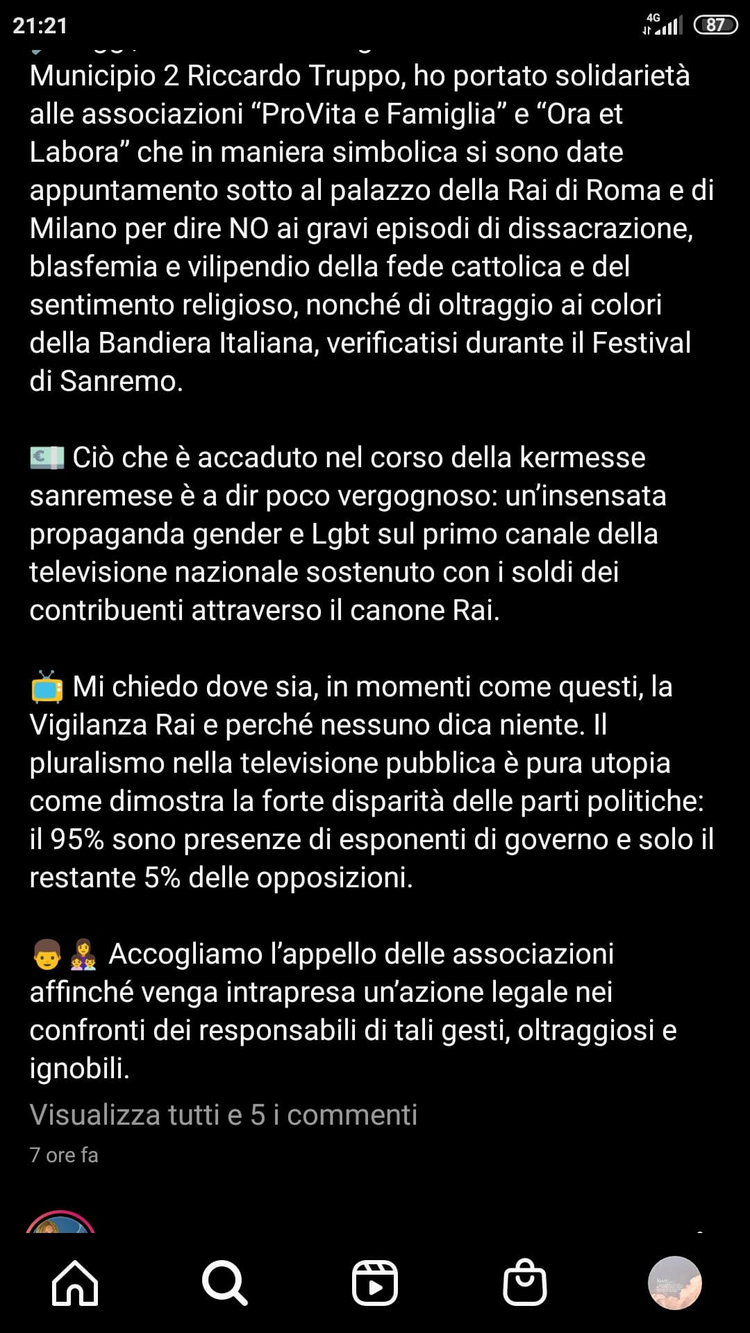 No rega, non possono aver scritto una cosa del genere, attraverso quali azioni legali dovrebbe fare "giustizia"? Solo perché hanno visto due uomini baciarsi hanno fatto uno scandalo del genere. È impensabile una cosa del genere.