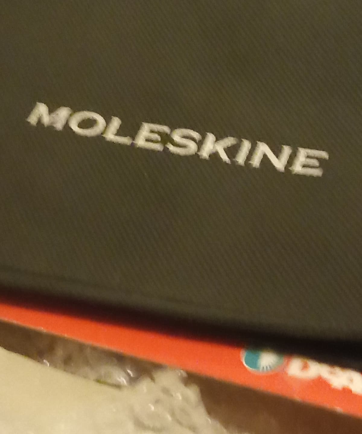 ragazzi ho trovato un capo del merchandising ufficiale dei måneskin non ci credo che fortuna?