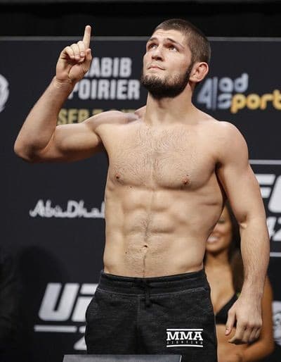 Con i capelli corti e la barba sembro un rumenazzo spaco botilia amazo familia sembro khabib