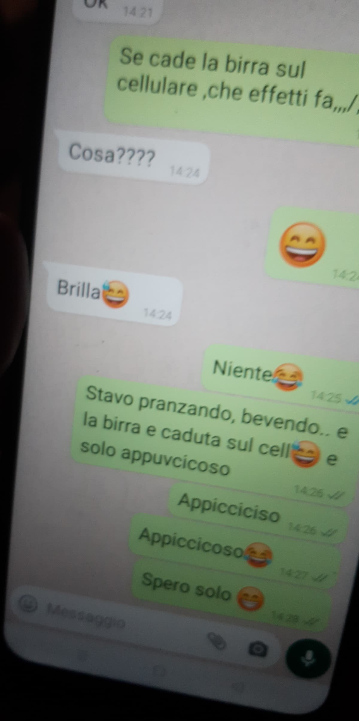 Nessuno:... mia madre ubriaca che scrive alla sua amica: