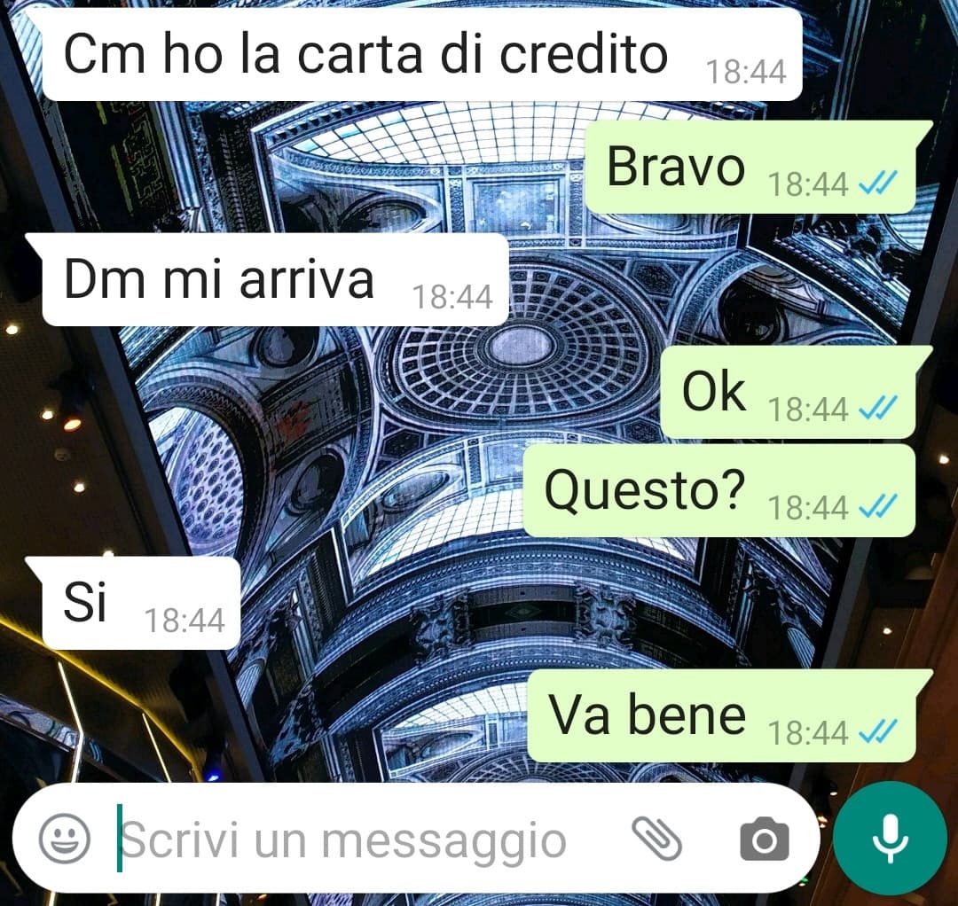 Mi ha detto che voleva dirmi una cosa importantissima. Fanculo si vanta sempre dello stipendio del padre di 30mila euro mensili e di altra roba. PERÒ È SEMPRE IL MIO MIGLIORE AMICO??