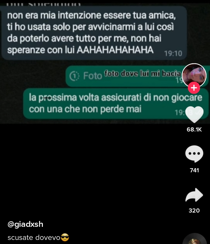 Vedere gente che crea chat fake per poi flexare le risposte come se tutto ciò stesse davvero accadendo, mi fa sentire molto a disagio.