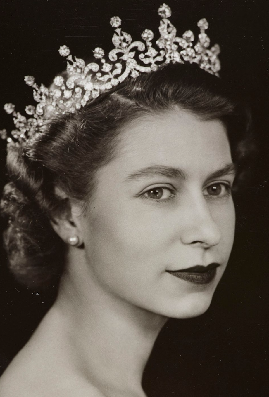 Oggi la regina compie 95 anni (ufficialmente, perchè in realtà ne avrà qualche miliardo)