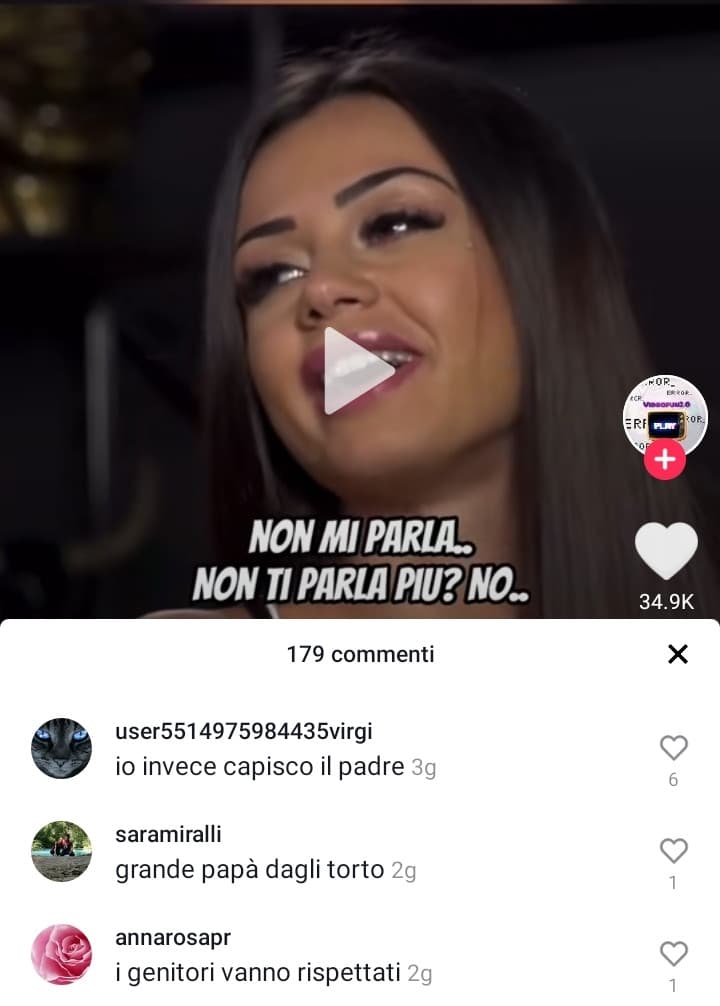 Non penso ci sia cosa più triste di un genitore che non ti parla per la sua mentalità retrograda. Per non parlare poi della gente che riesce ad approvare un comportamento simile.