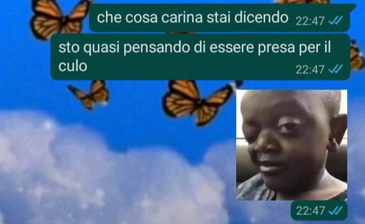 "come reagisci ai complimenti?" io: 