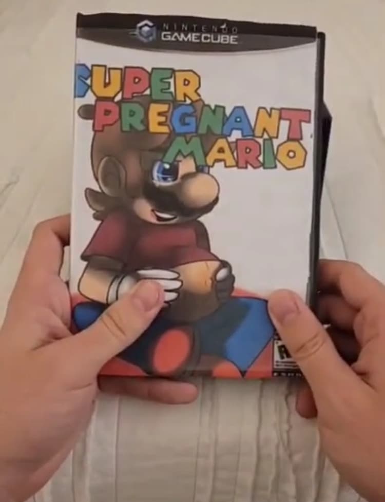 Qualcuno che vuole giocare a Super Pregnant Mario??