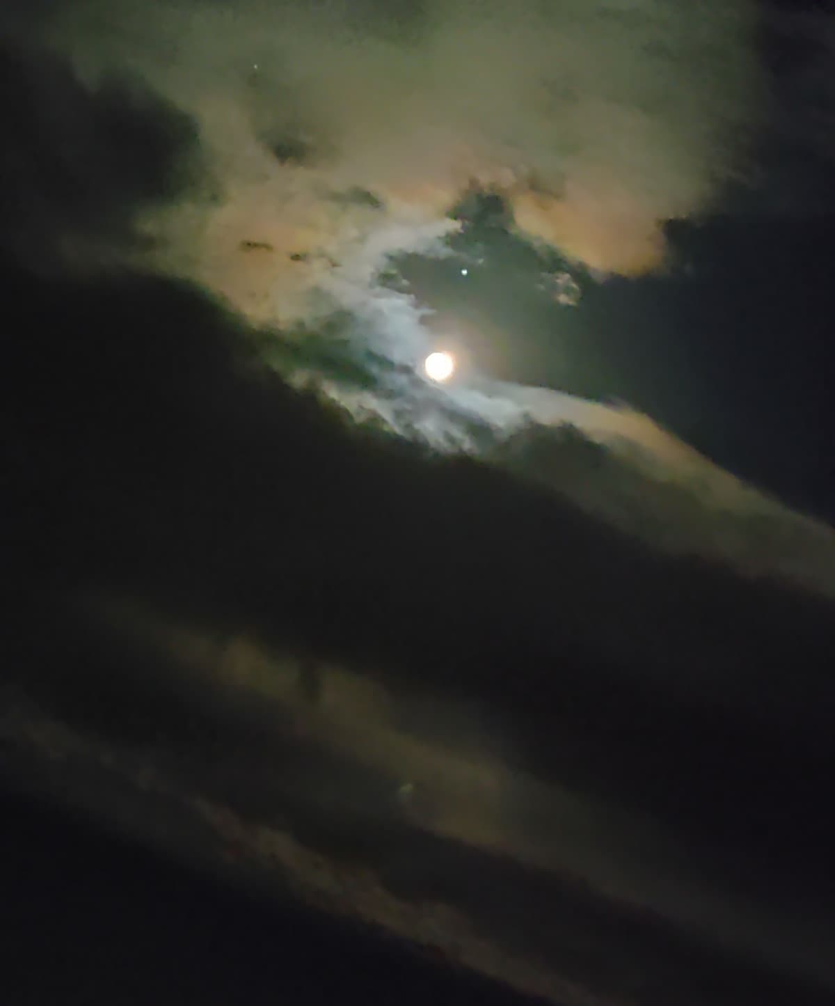 luna mia quanto sei bella.