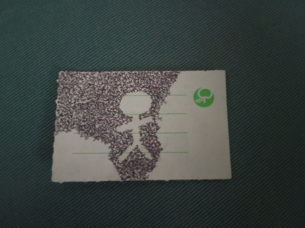 COSA HO RITROVATO. alle medie avevo tantissimi fogliettini tutti neri fatti di stickman. emana proprio ritardo, facevano bene a bullizzarti allora.