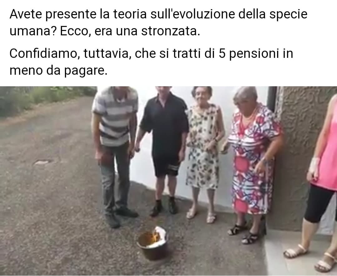 "Noi togliamo la mascherina, fallo anche tu"...