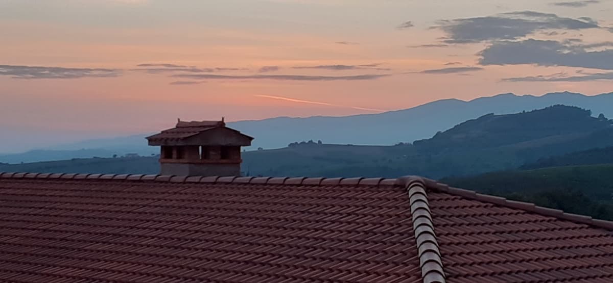 Beccateve sto tramonto cor comignolo davanti a rompe r cazzo tiè