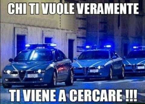 la polizia allora ama molte persone❤️