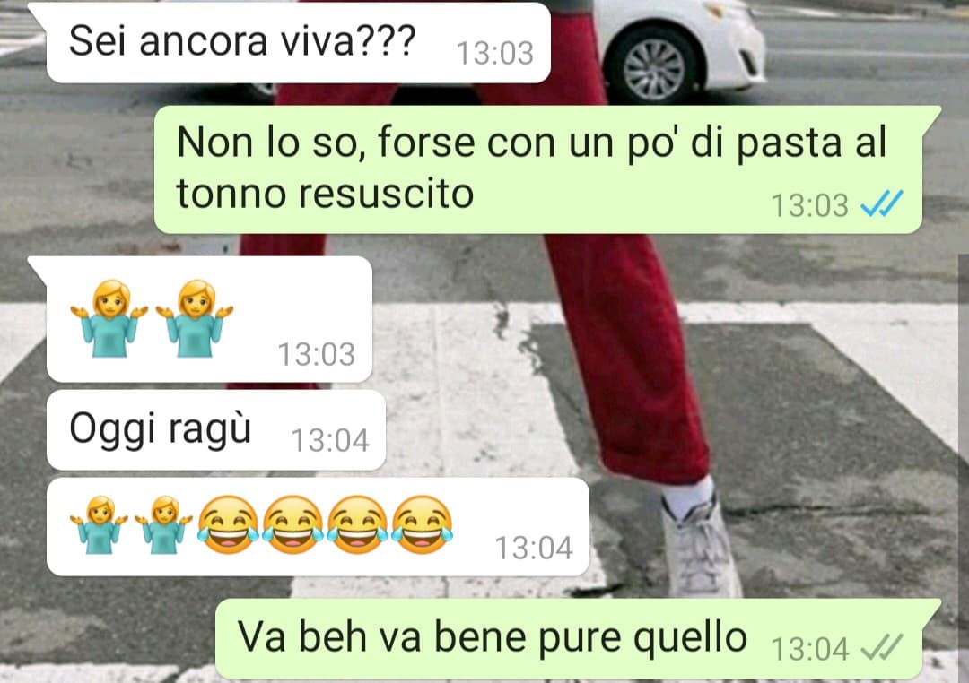 Nessuno: 
Io e mia mamma: