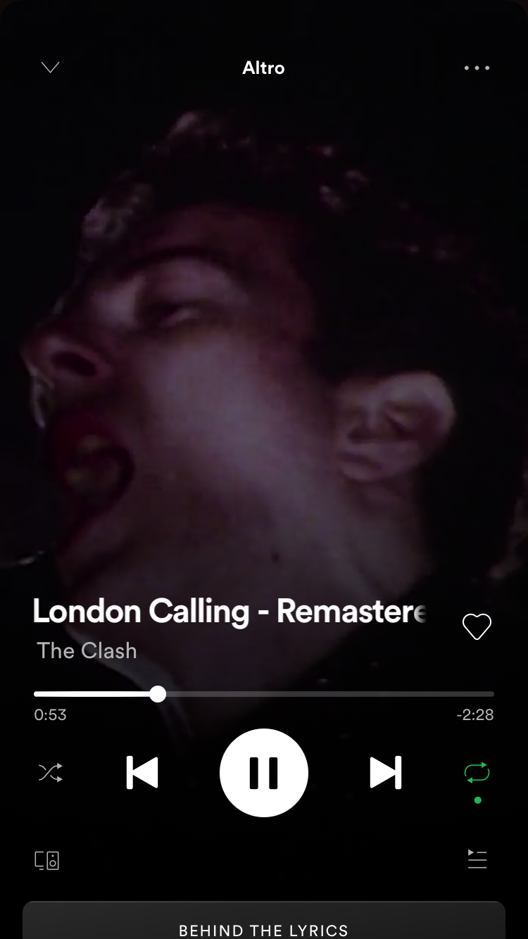 Ora che gli shouts si sono calmati propongo l’undicesima canzone “London Calling”.