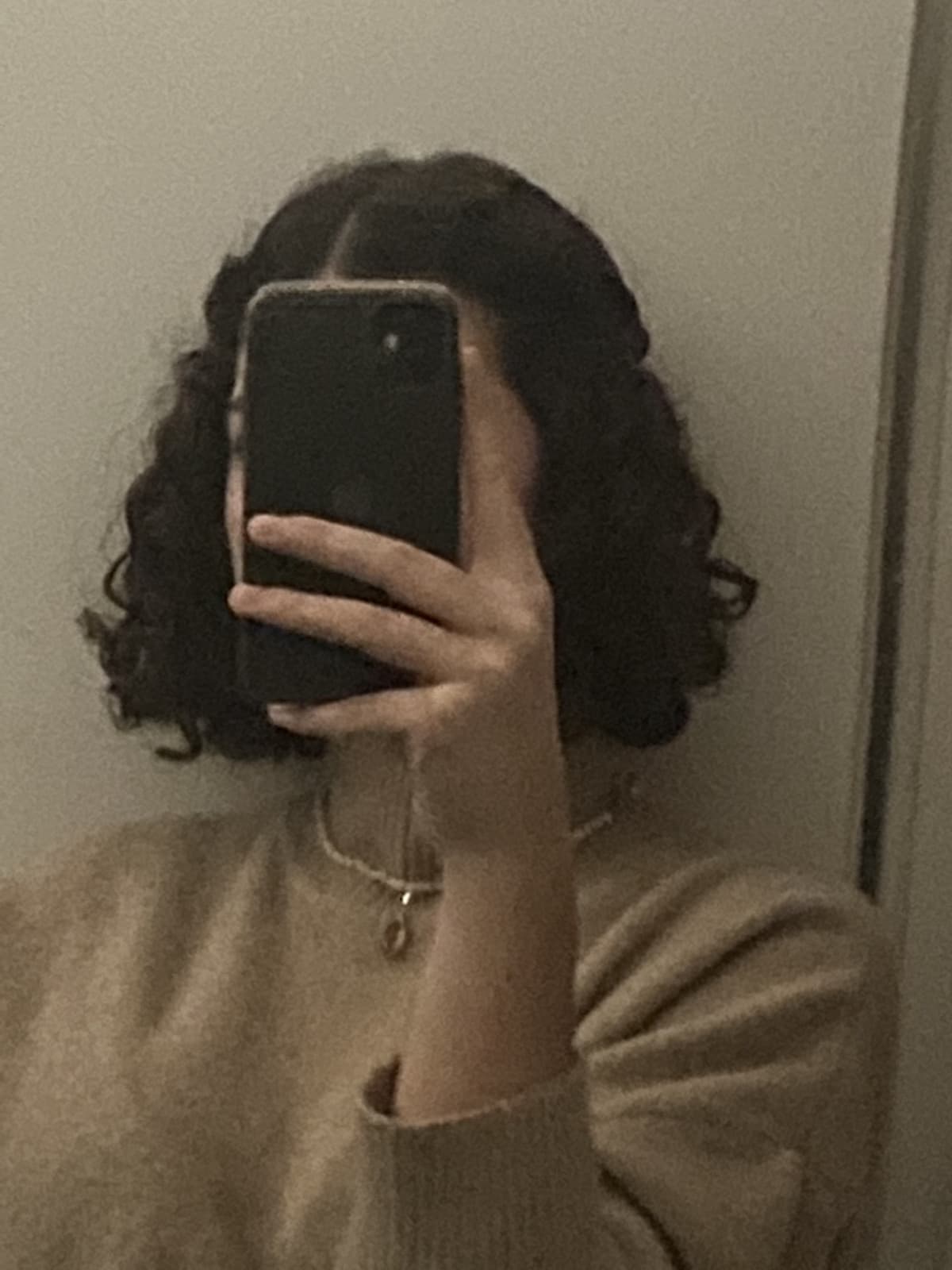 secondo me i miei capelli tagliati corti hanno proprio un’altra vibes, cioè li amo