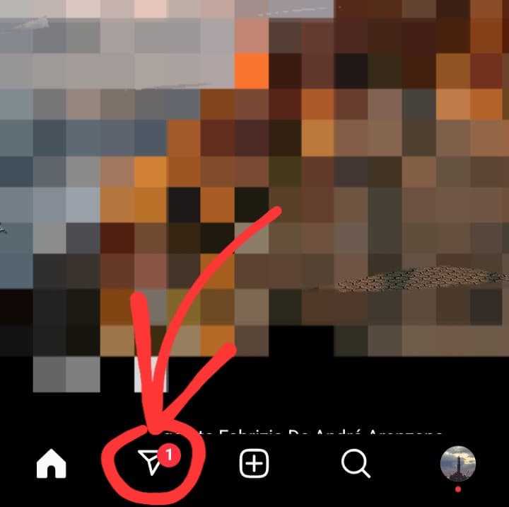 Mo su Instagram hanno messo il menù dei messaggi lì in basso, dove prima c'era la lente di ricerca. Ma perché le app tipo YouTube e Instagram devono peggiorare con ogni aggiornamento?