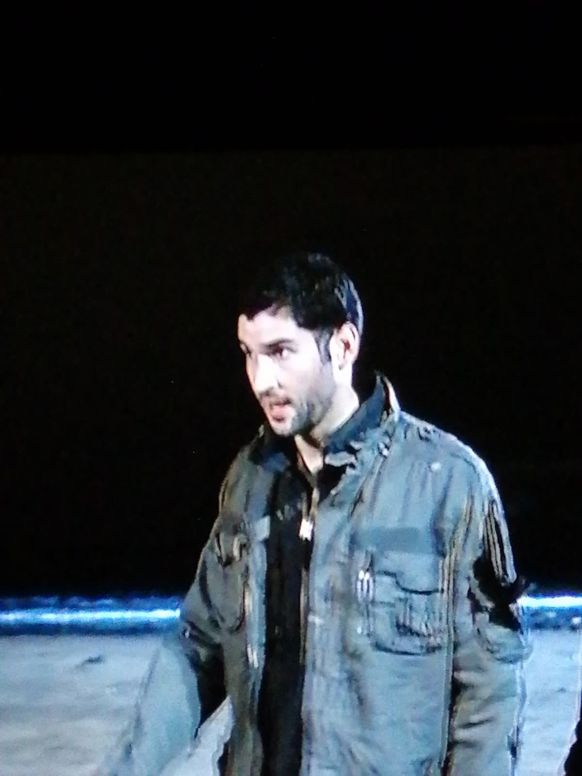 Tom Ellis su Doctor Who e me ne accorgo solo ora AHAHAHAHAHAH, si chiama pure Tom qui 