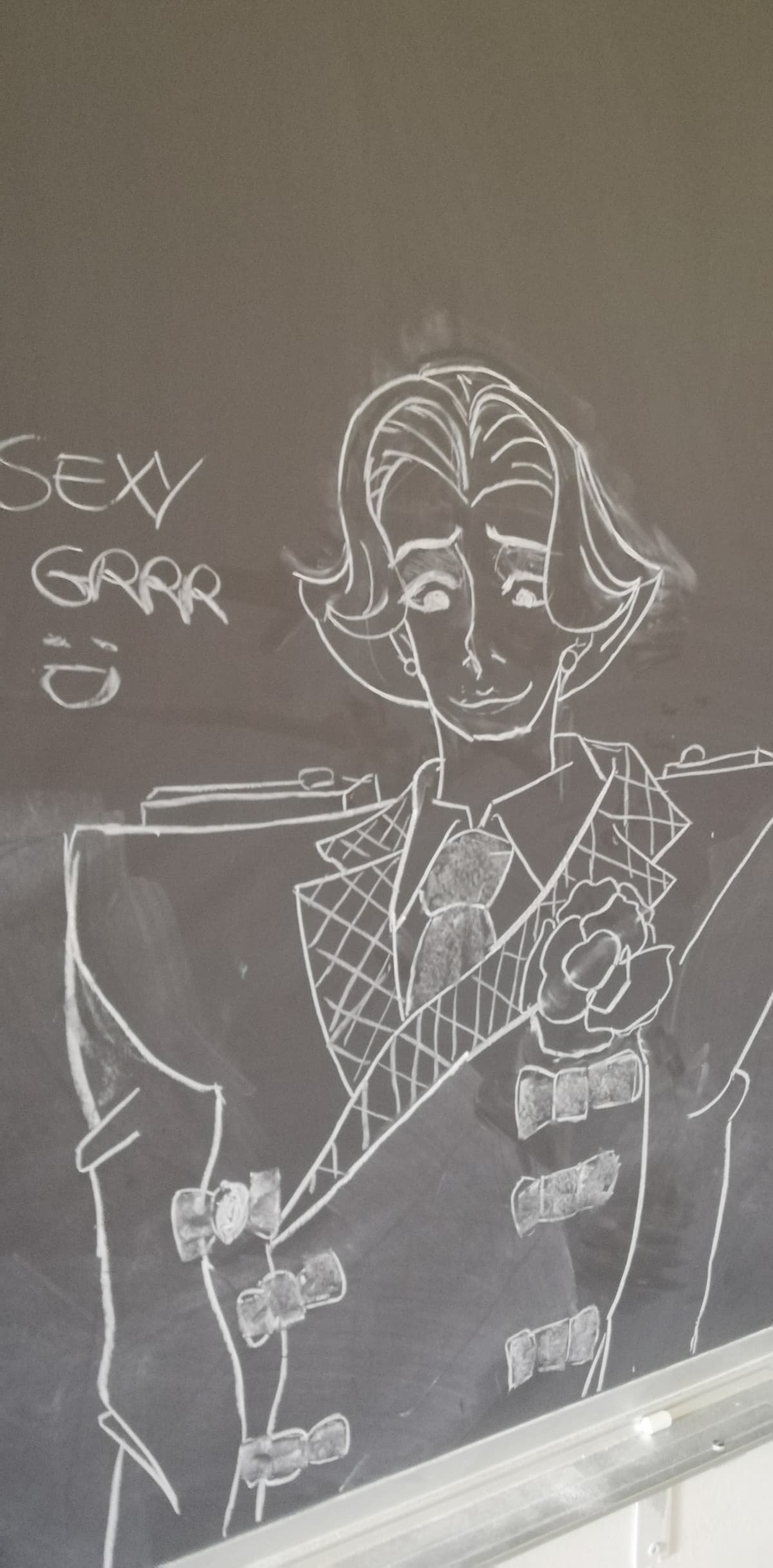 Compagna di classe: scusa fra, capisco che trovi sto "signor l'belle" bello...ma perché non scrivi che é sexy? No gli vuoi bene?

Io:help 