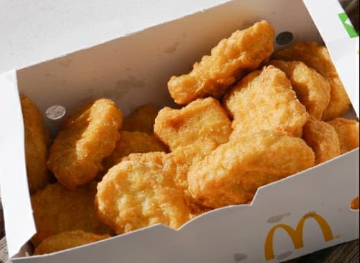 cavolo ho sentito odore di chicken mcnuggets  e adesso ne ho vogliaa?