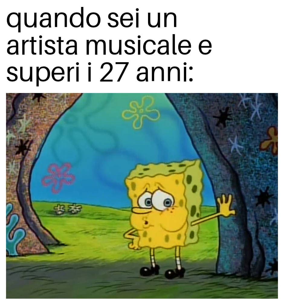 Raga ditemi che non sono l'unico che a 19 anni usa ancora le scatole dei pandori per farci degli elmi