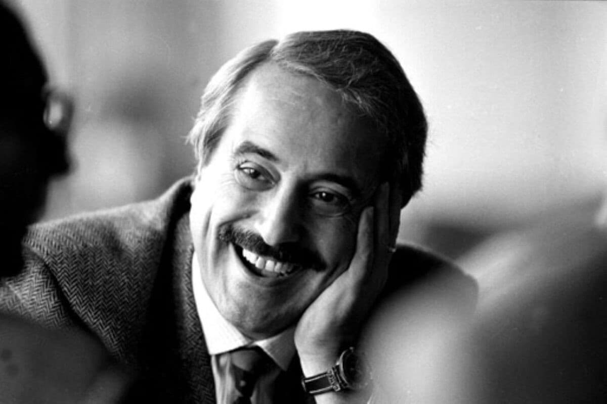 23 Maggio. Assassinio del magistrato Giovanni Falcone.