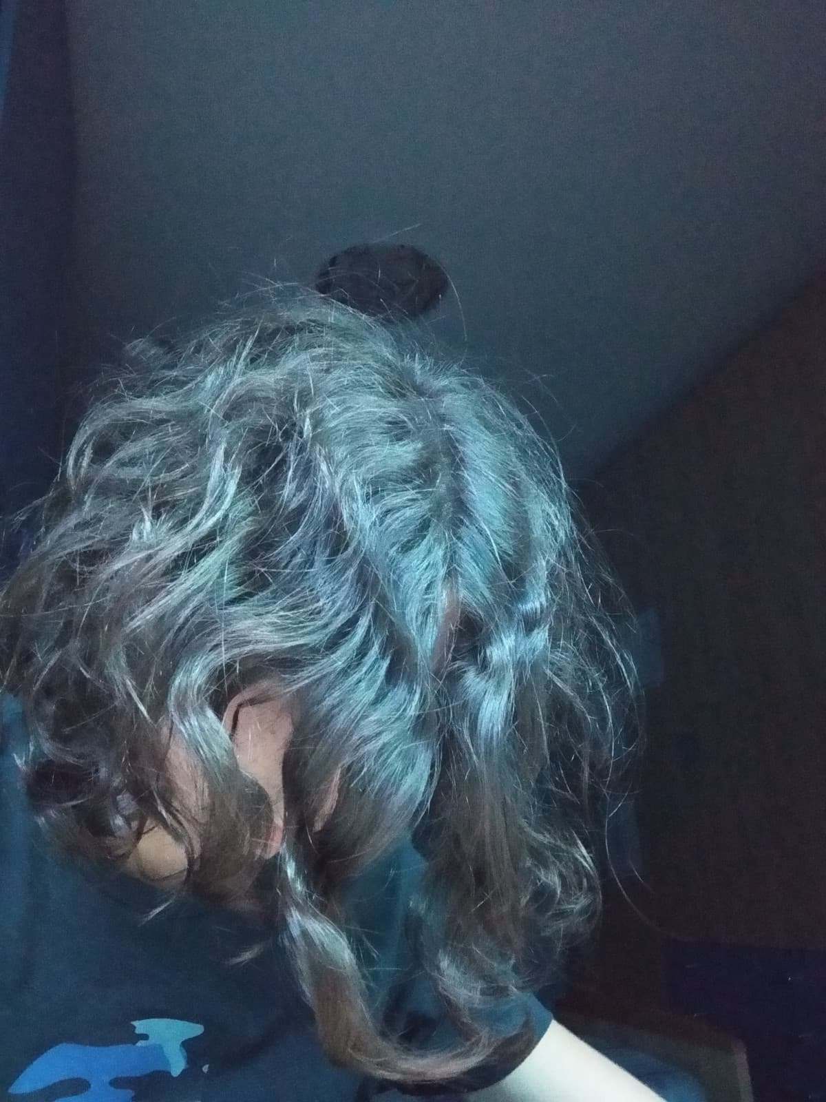 E visto che tutti escono la voce io faccio l'alternativo e vi esco i capelli da pazzo sclerato