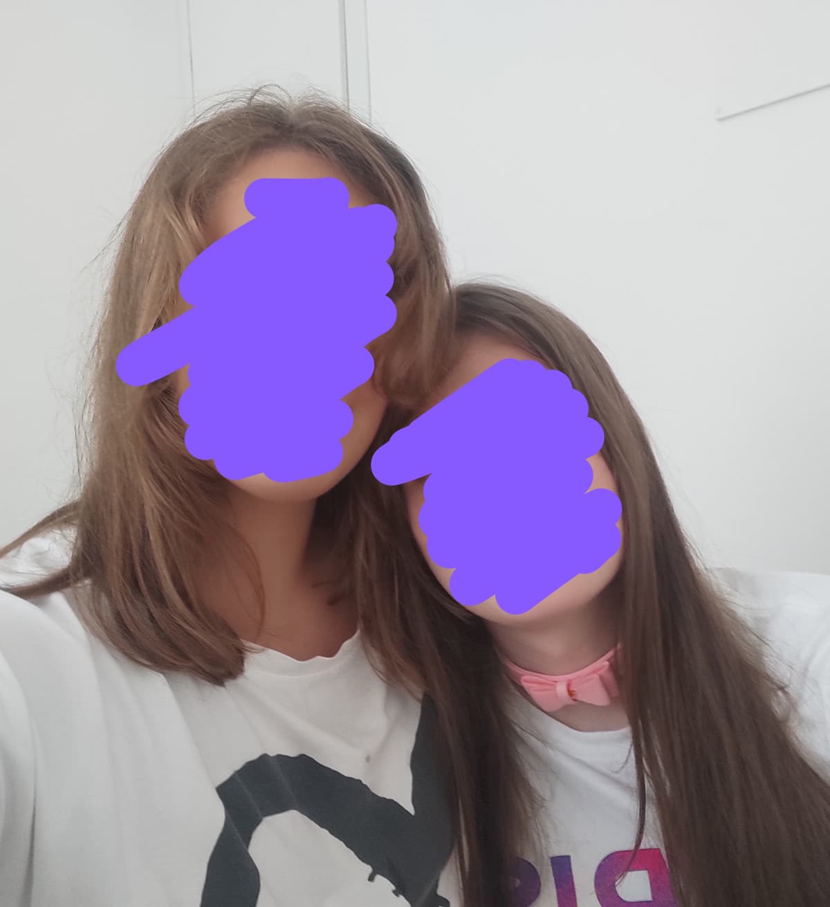 Ci siamo tagliate i capelli ed è pure arrivato il collarino che le ho ordinato ❤️