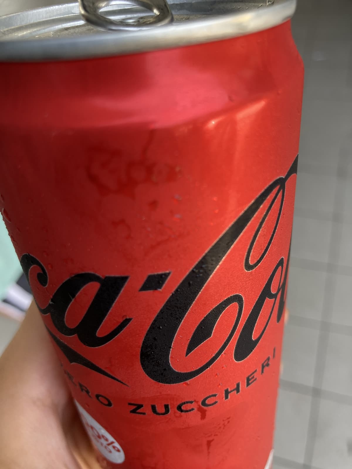 Il meccanico mi ha regalato la coca cola, che brav’uomo 