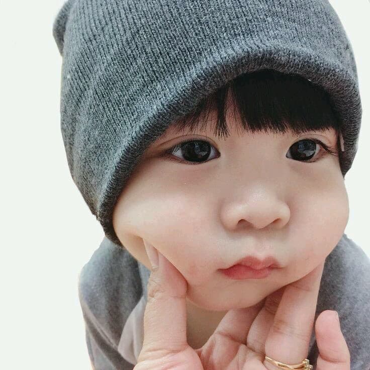 Ok vado a trasferirmi in corea per adottra questo bambino?????sto morendo quanto e bello?????