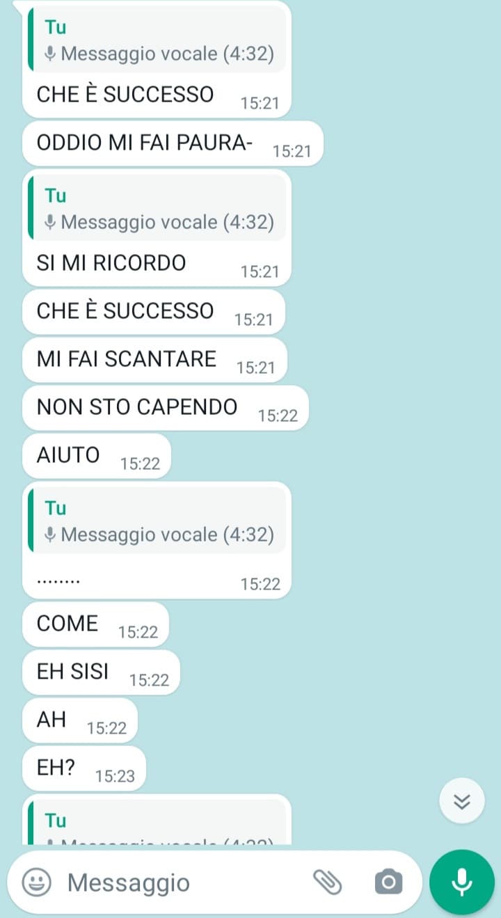 Oggi ho raccontato a una mia amica (in realtà è praticamente l'unica persona che conosco) una specie di attacco di panico/ansia avuto oggi in classe e gli altri 2 che ho avuto. Mi dispiace per gli inforfarti che le ho fatto prendere 