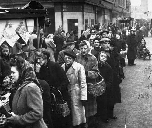 Francia, in fila per le razioni di cibo? 