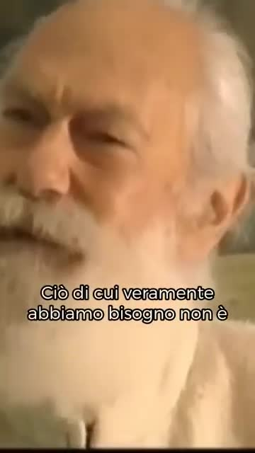 Accontentarsi significa essere contento di quello che si ha già. Ma se ti accontenti non saprai mai se avresti potuto avere di più, fare meglio, testare i tuoi limiti. E se un uomo non testa i suoi limiti non saprà mai fino a che punto può arrivare.