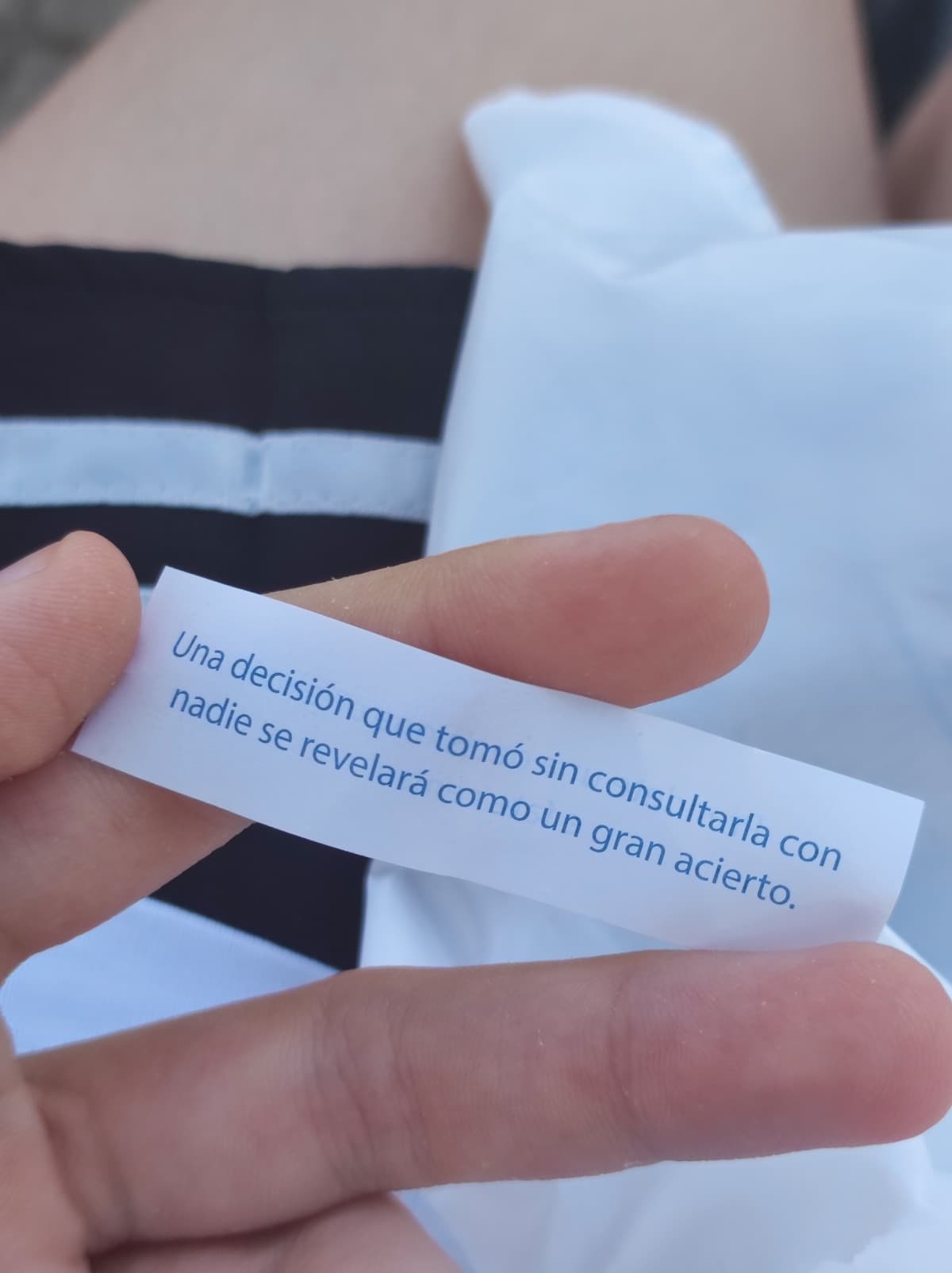 aveva ragione il bigliettino della fortuna. "una decisione che prenderai senza consultare nessuno andrà benissimo." ED È VERO. HO AVUTO IO DA SOLO L'IDEA DEL REGALO PER DAVID