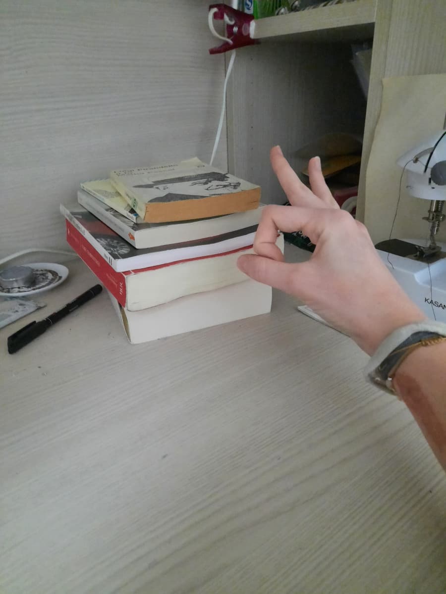 Io mentre mi faccio prestare libri dalla gente per leggerli ma ne ho altri in arretrato