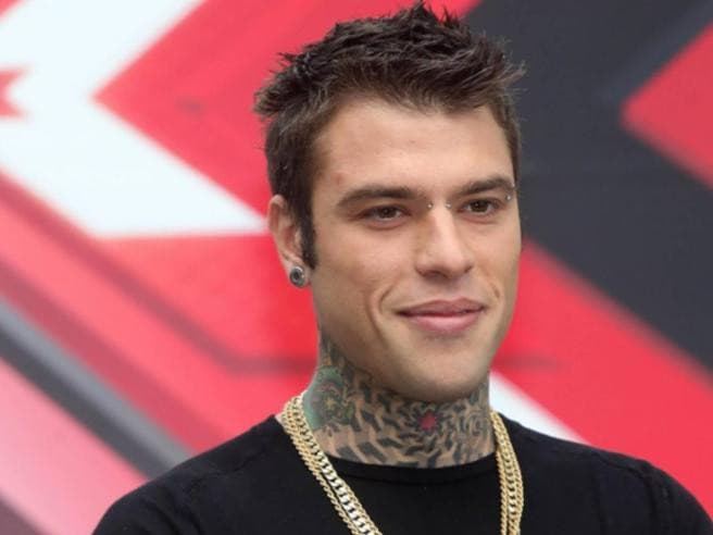 Comunque Fedez è uno di quelli persone di basso livello che pur arrichendosi rimangono di basso livello