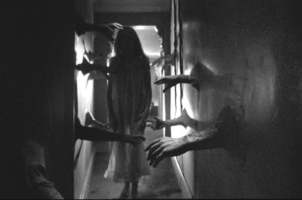 Repulsion (1965) diretto da Roman Polanski. Se non fosse stato girato da un uomo condannato per avere fatto sesso con un 13enne sarebbe definito un film femminista, presumo