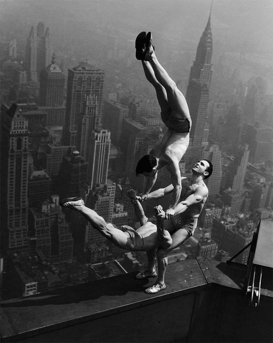 Acrobazie sull empire state building. 1934