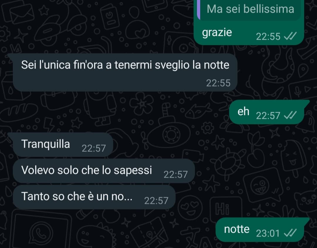 Ho la stessa dolcezza di un sasso, soprattutto in ste situazioni. Già di mio sono abbastanza chiusa e anaffettiva. Situazioni come queste sono il culmine