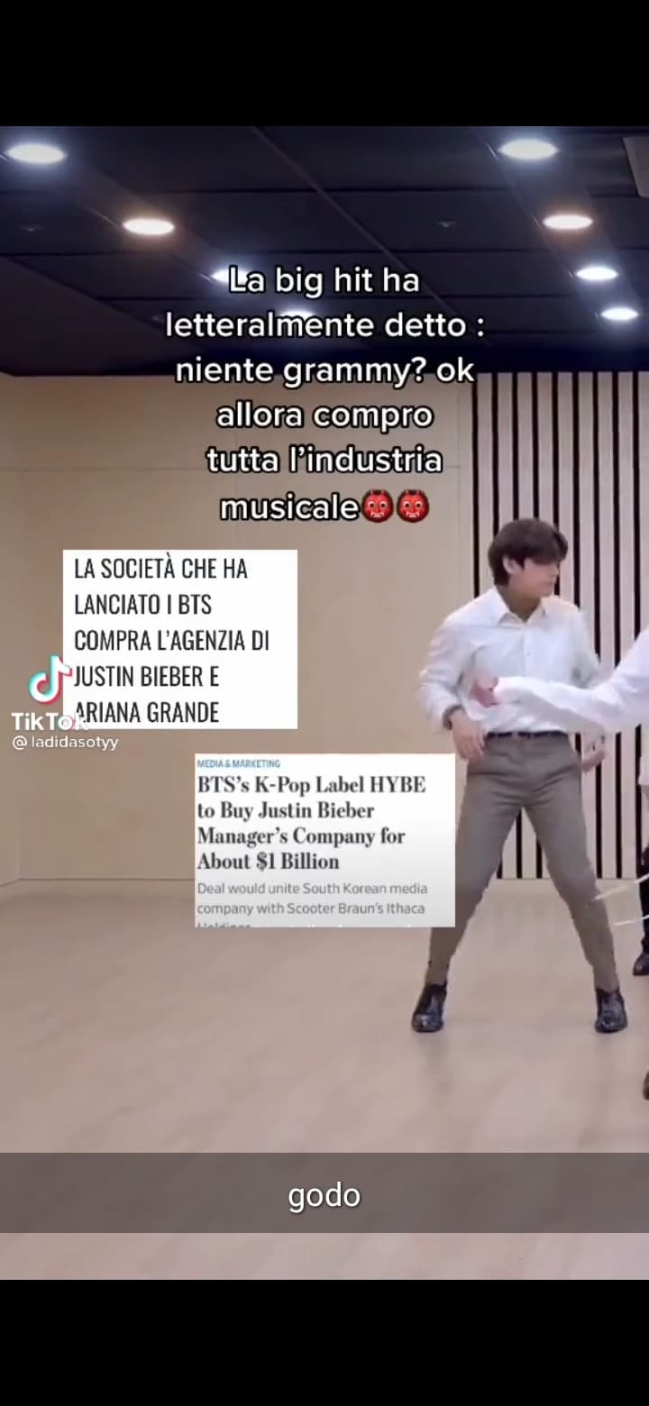 Sto ridendo da quando è uscita la notizia, mi sa che se non vincono anche l'anno prossimo comprano l'intera America LMAOHAHAJAK