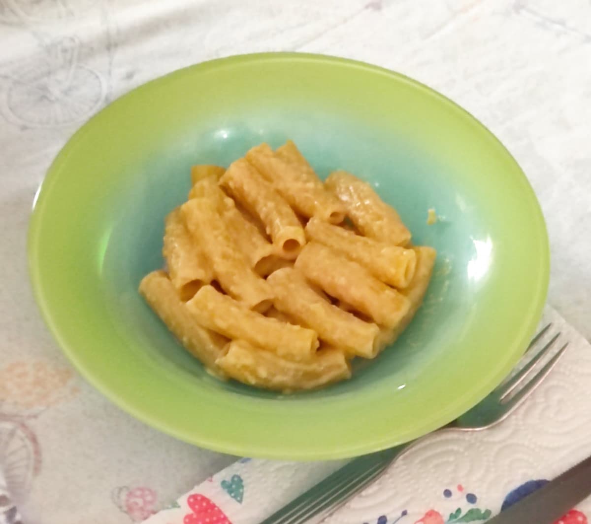 risultato niente male, sarebbe pasta con salsa ai carciofi e noci