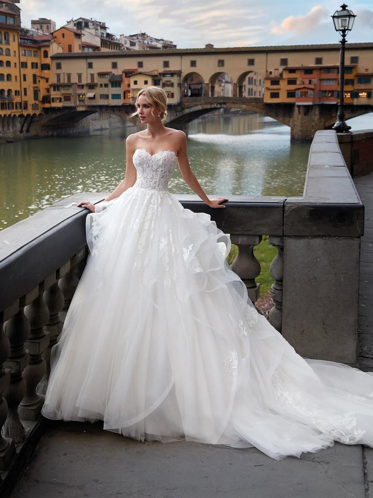 IL MIO VESTITO DA SPOSA DEV'ESSERE SIMILE A QUESTI 3