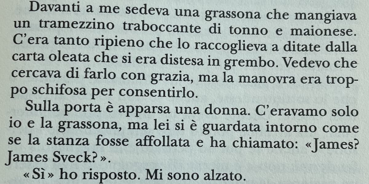 Trovate giusto che in una sala con almeno 80 posti, in larga parte liberi, l’ultima persona arrivata si siede vicino a te? Sicuramente lo fa apposta, per farti sentire osservato