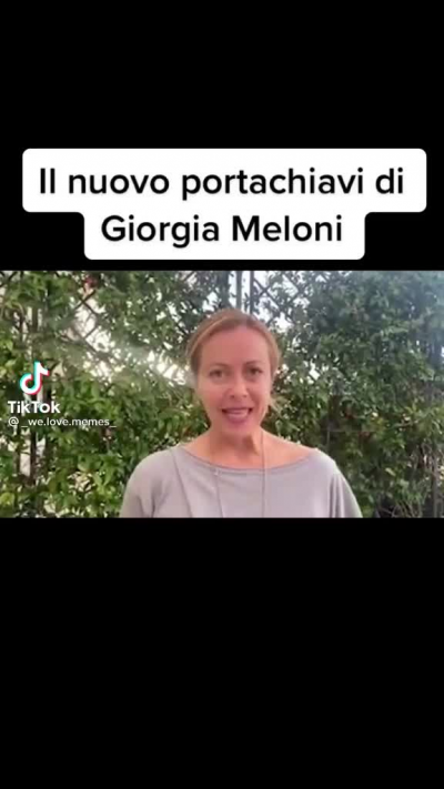 Il nuovo portachiavi di Giorgia Meloni