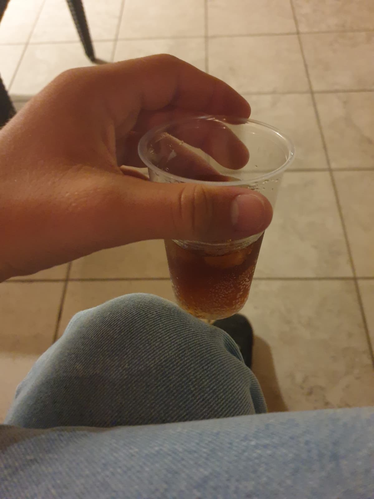 fotina nostalgica di questa estate dove prendevo alcool ai minorenni del villaggio e mi hanno cacciato da ben 2 bar perchè poi si sono fatti scoprire???