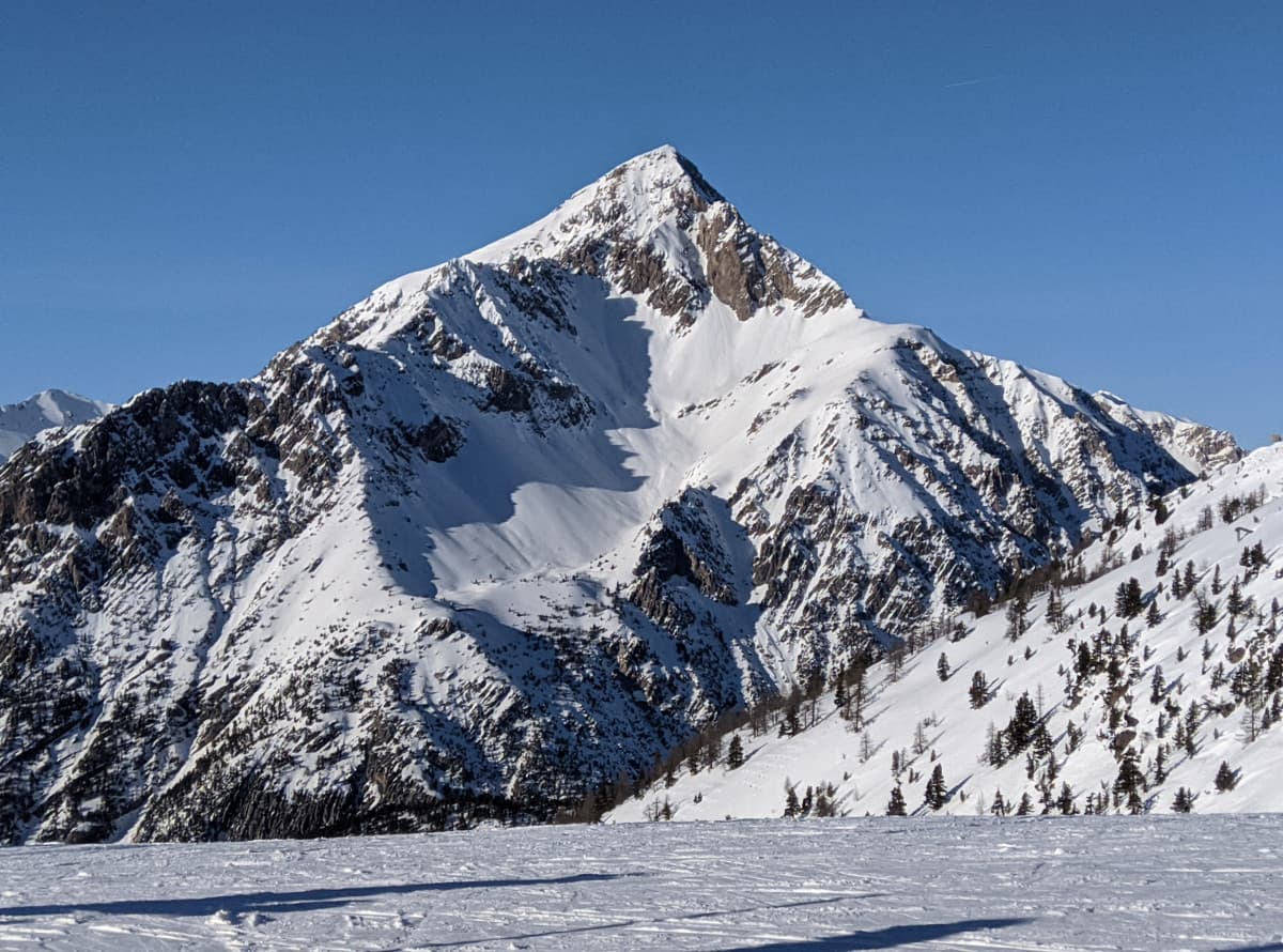 Qualcuno riconosce che montagna è?