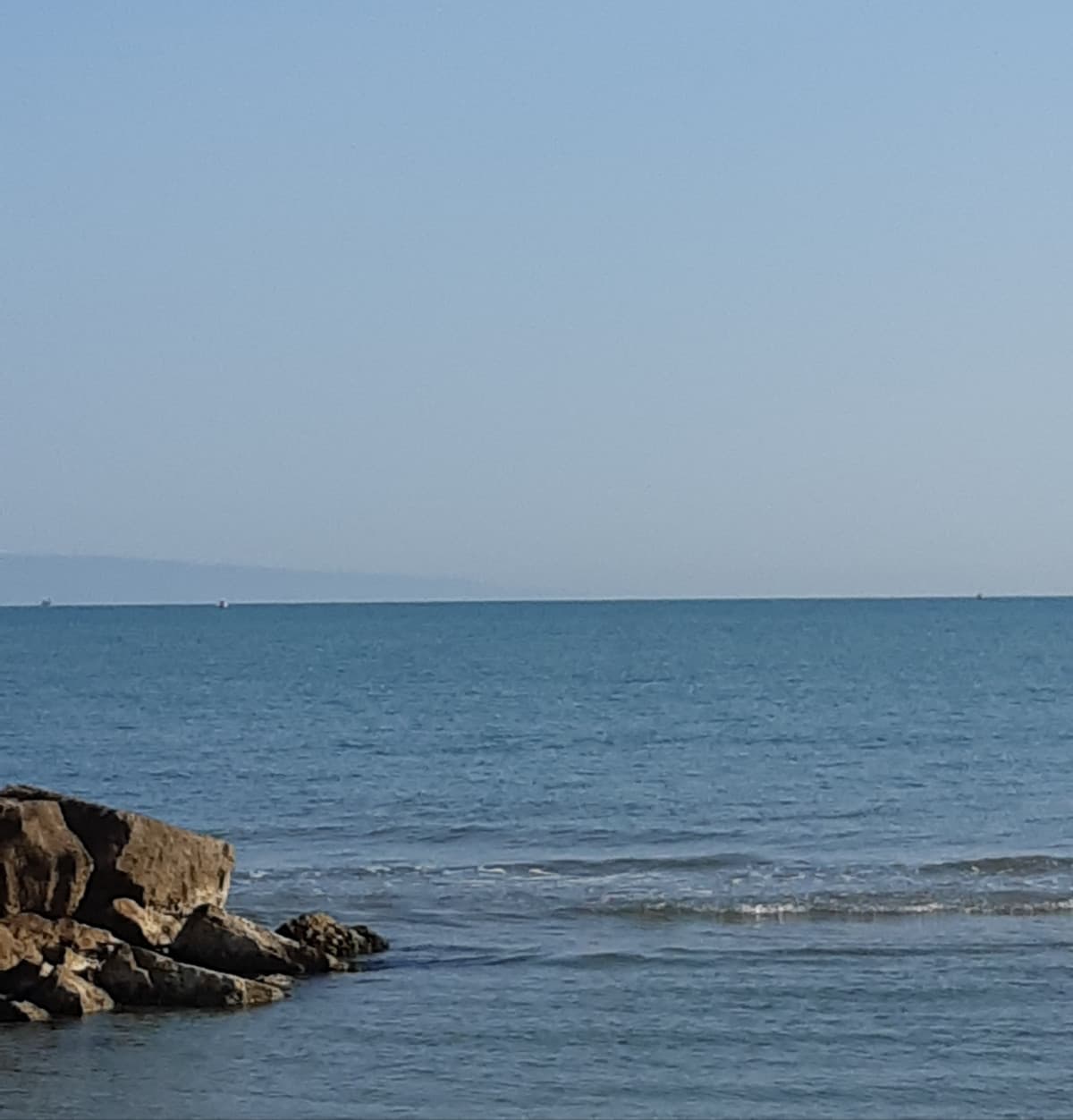 Che palle mi hanno obbligato a venire al mare anche se non volevo perché non sto bene 