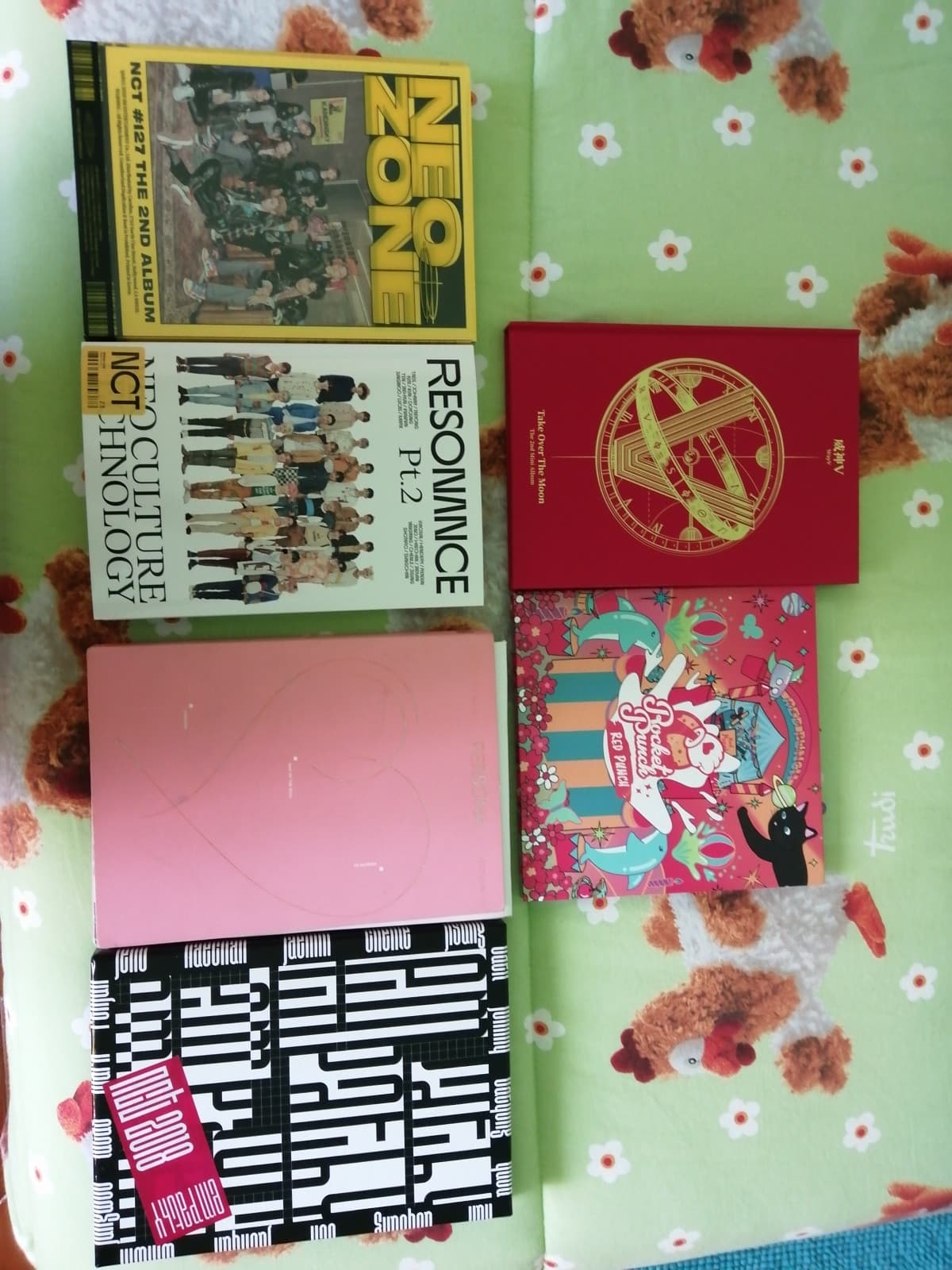 I miei album kpop + cpop (ne ho solo uno ripp) 