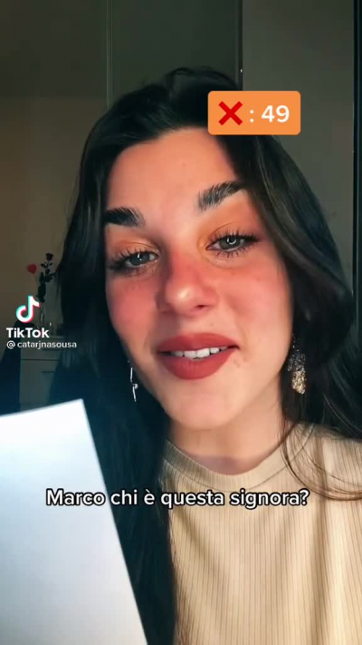 mi fa sentire così in imbarazzo questo video 